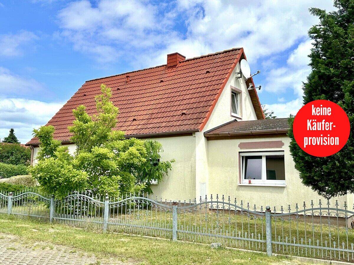 HORN IMMOBILIEN ++ Einfamilienhaus in Lebehn – Wohnen in Seenähe mit großem Grundstück, 17329 Krackow