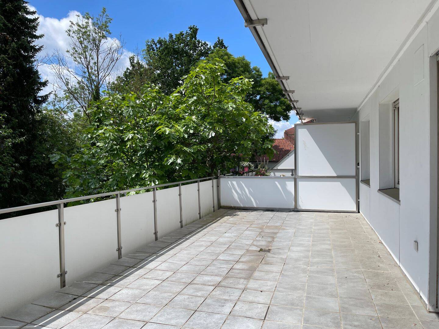 SANIERUNGSBEDÜRFTIGE EIGENTUMSWOHNUNG MIT GARAGE UND GROßER LOGGIA !!!, 44287 Dortmund (Aplerbeck Aplerbecker Mark Berghofen Schüren Sölde)