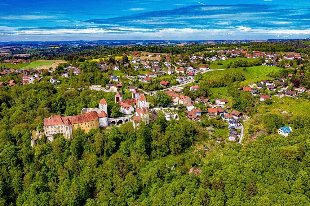 Gemeinde Neuburg am Inn: Neubau 2-Zimmer-Gartenwohnung, Erstbezug Juli 2027, 94127 Neuburg a. Inn