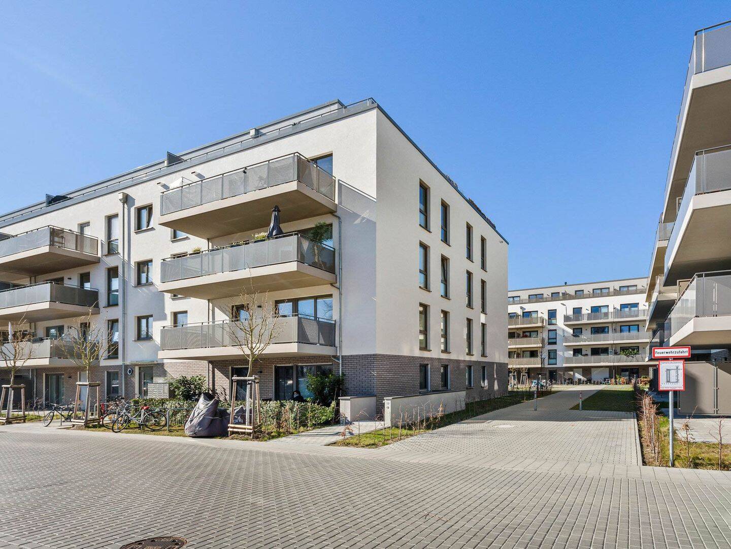 Platz und Lebensqualität: 3-Zimmer-Wohnung mit Terrasse und offener Küche, 13581 Berlin (Spandau)