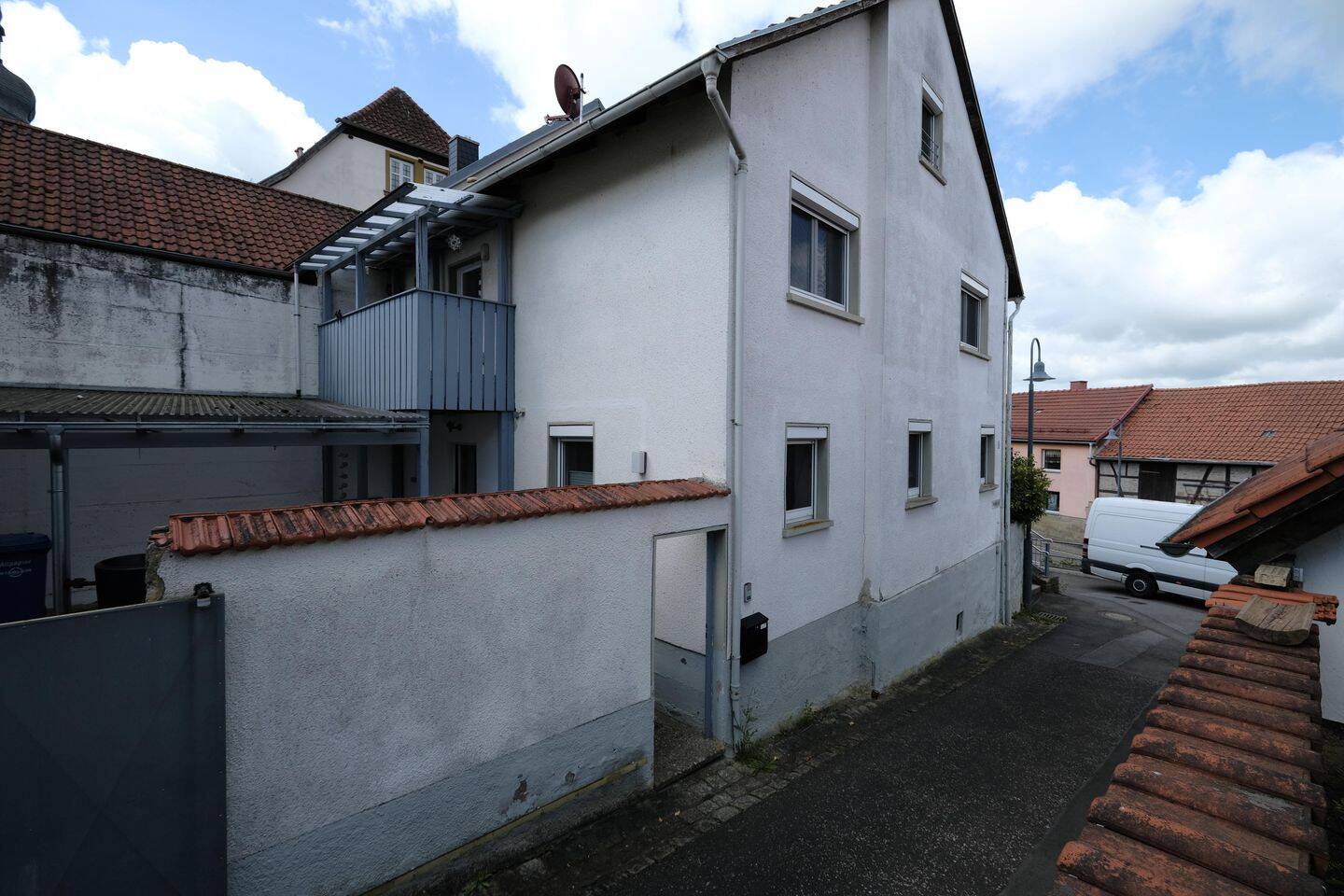 Familie gesucht – gepflegtes Ein-/Zweifamilienhaus in Großbardorf, 97633 Großbardorf