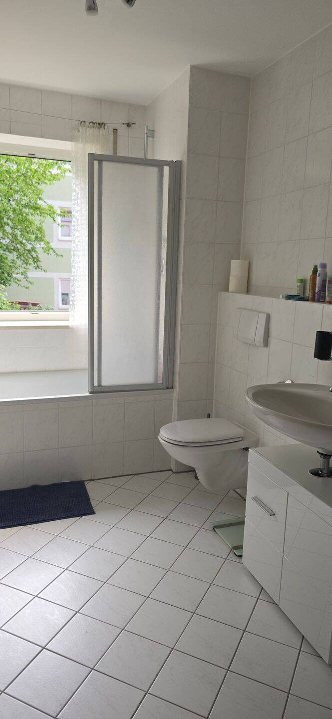 Großzügige 2-Zimmer Wohnung mit Balkon und EBK, 86199 Augsburg (Bergheim Göggingen Haunstetten Inningen)