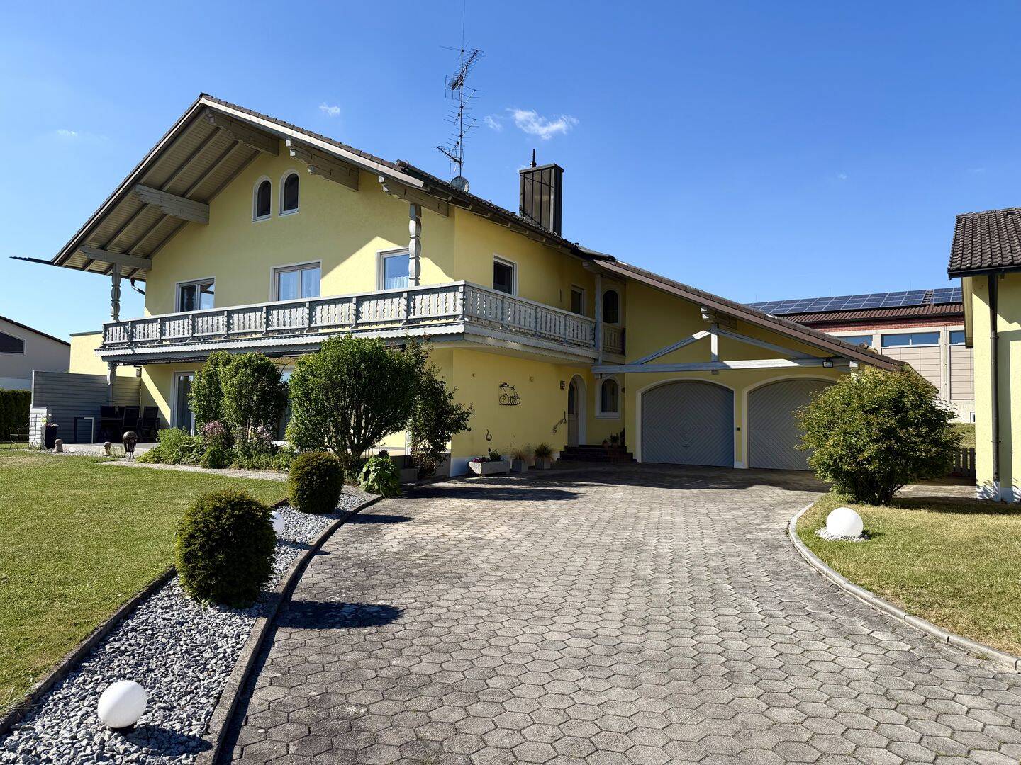 Großzügiges Anwesen in Aham, 84168 Aham