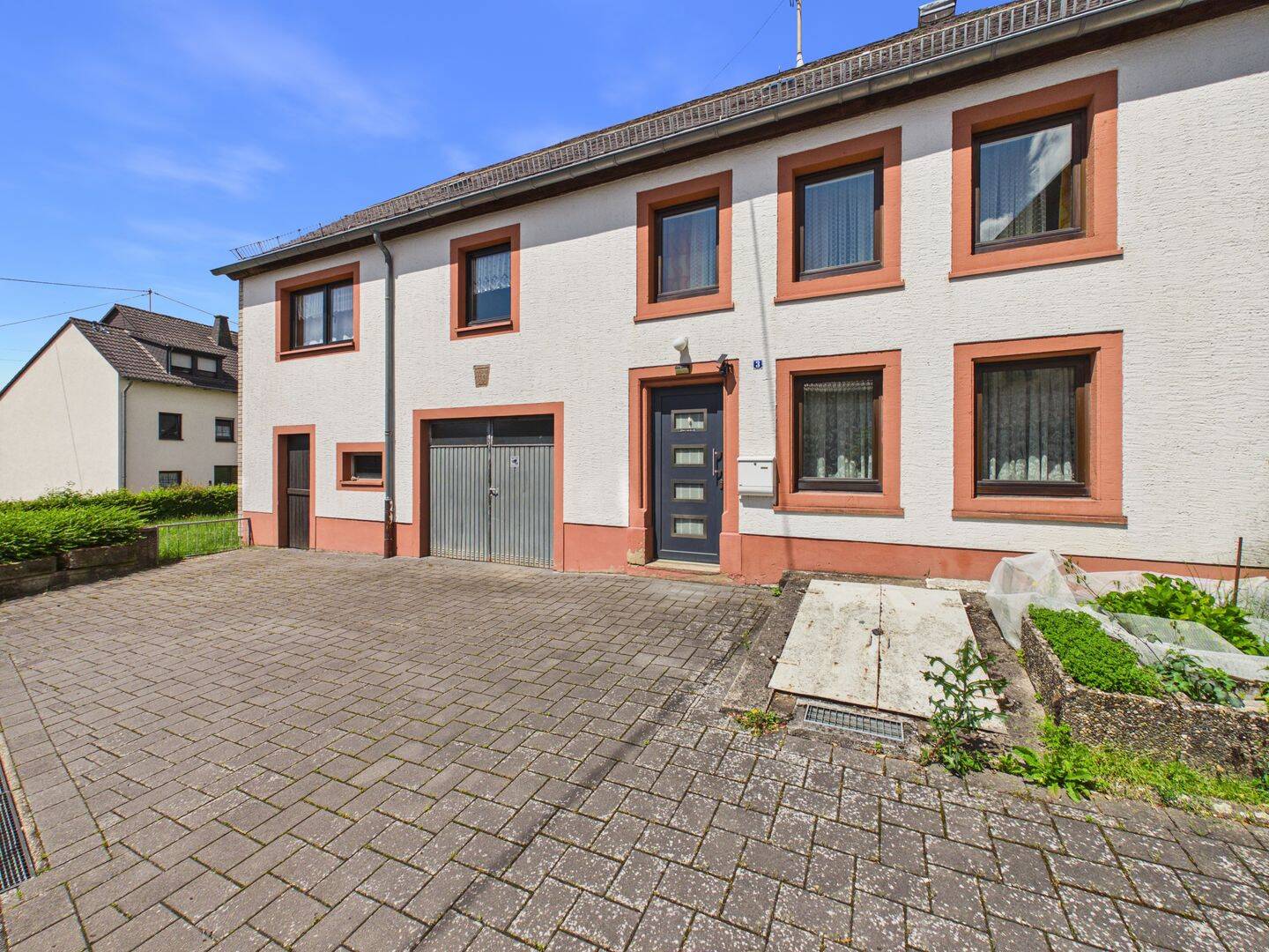 Einfamilienhaus mit Ausbaupotenzial und großem Grundstück in Trierweiler-Sirzenich, 54311 Trierweiler