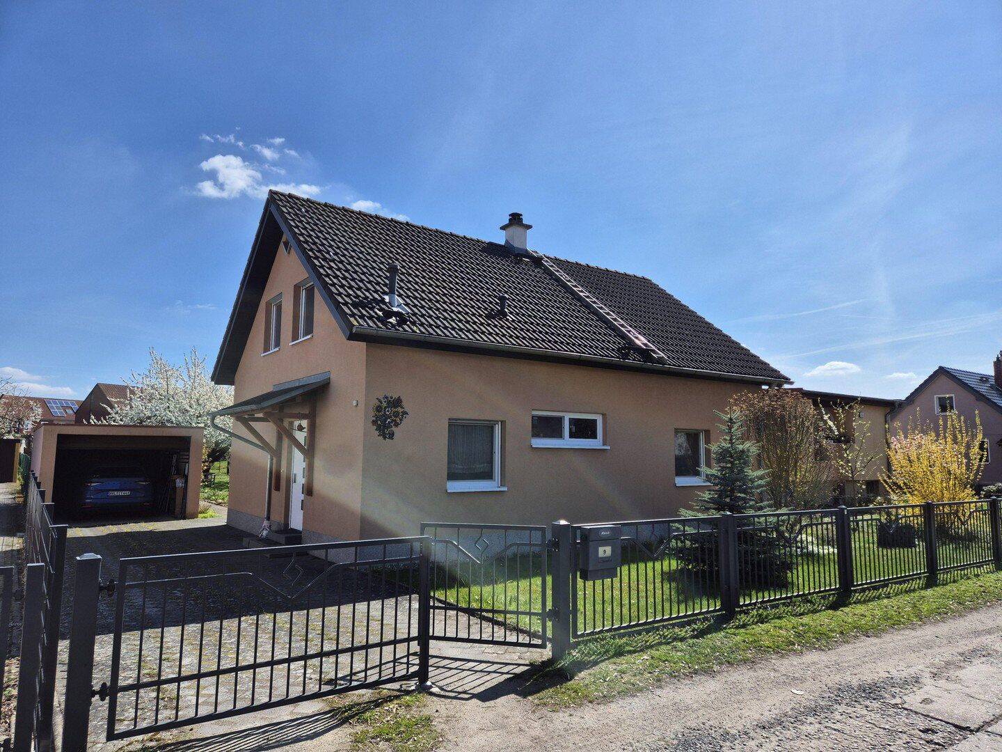 vollmöbliertes Haus mit Solaranlage, Garage mit Wallbox und großem Garten, 14641 Wustermark