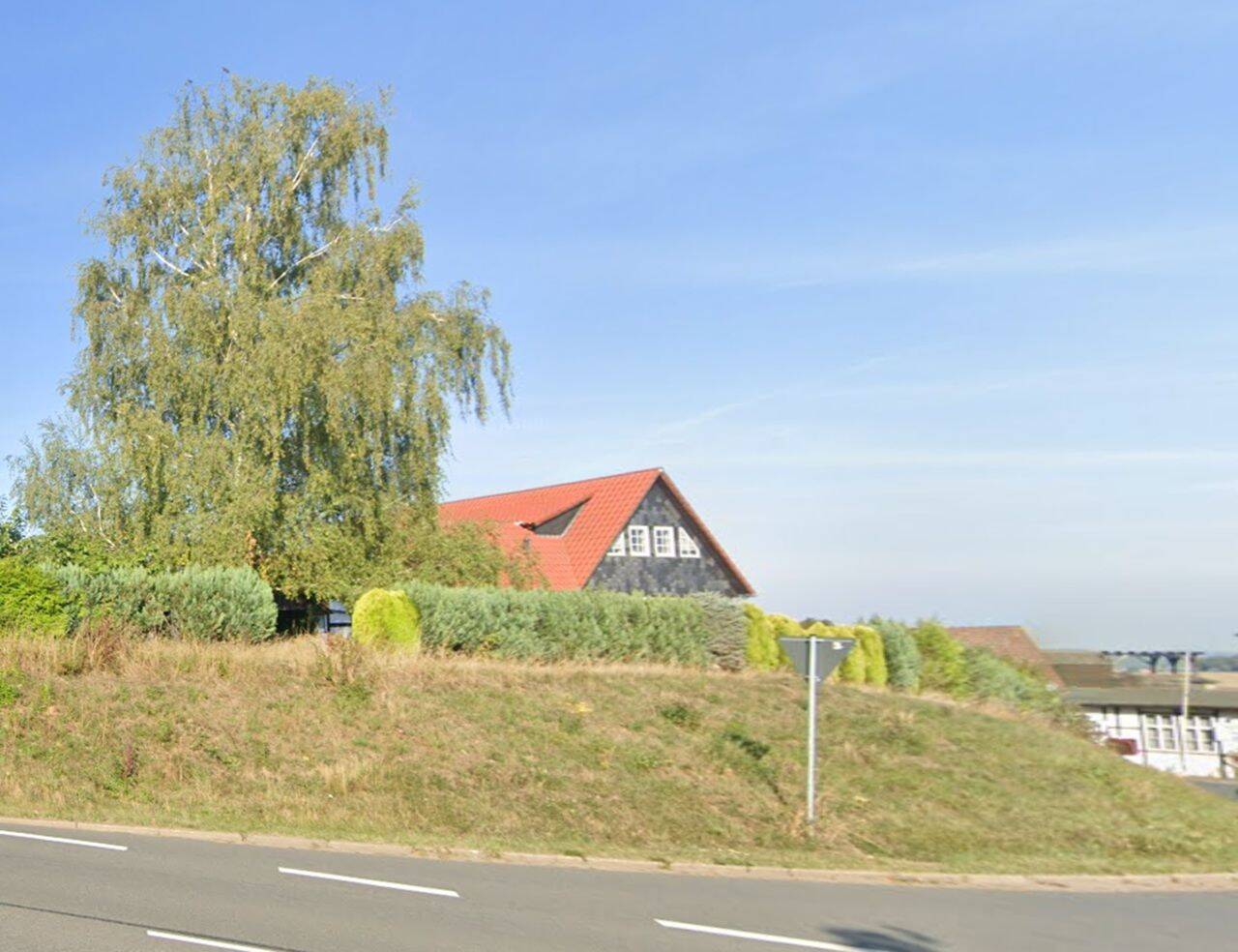 Goslar-Weddingen-vertragsfreies Grundstück mit positivem Bauvorbescheid zur Errichtung einer Zufahrt neben einem Wohnhaus, 38690 Goslar