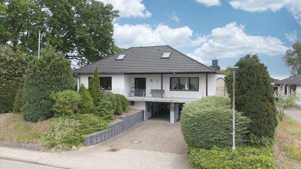 Klassiker mit umfassendem Raumangebot in ruhiger, grüner Lage von Helmstorf, 21218 Seevetal