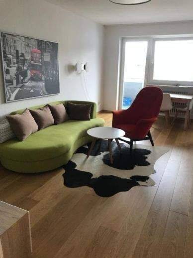 Nur an Einzelperson: Großes 1-Zimmer-Appartement mit sep. Küche & Balkon in München/Obergiesing ab 15. Juli / nach VB zu vermieten, 81539 München (Obergiesing Ramersdorf-Perlach Untergiesing-Harlaching)