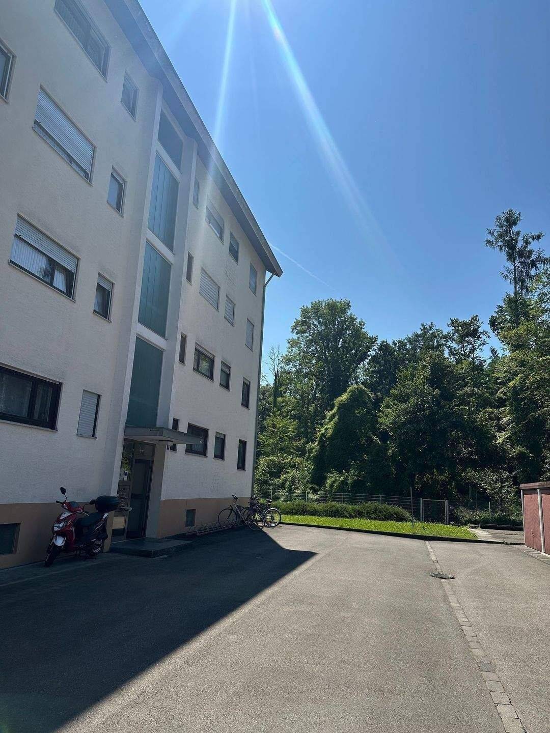 Attraktive 3-Zimmer-Wohnung am Waldrand von Singen-Nord – mit großem Balkon und Einzelgarage, 78224 Singen (Hohentwiel)