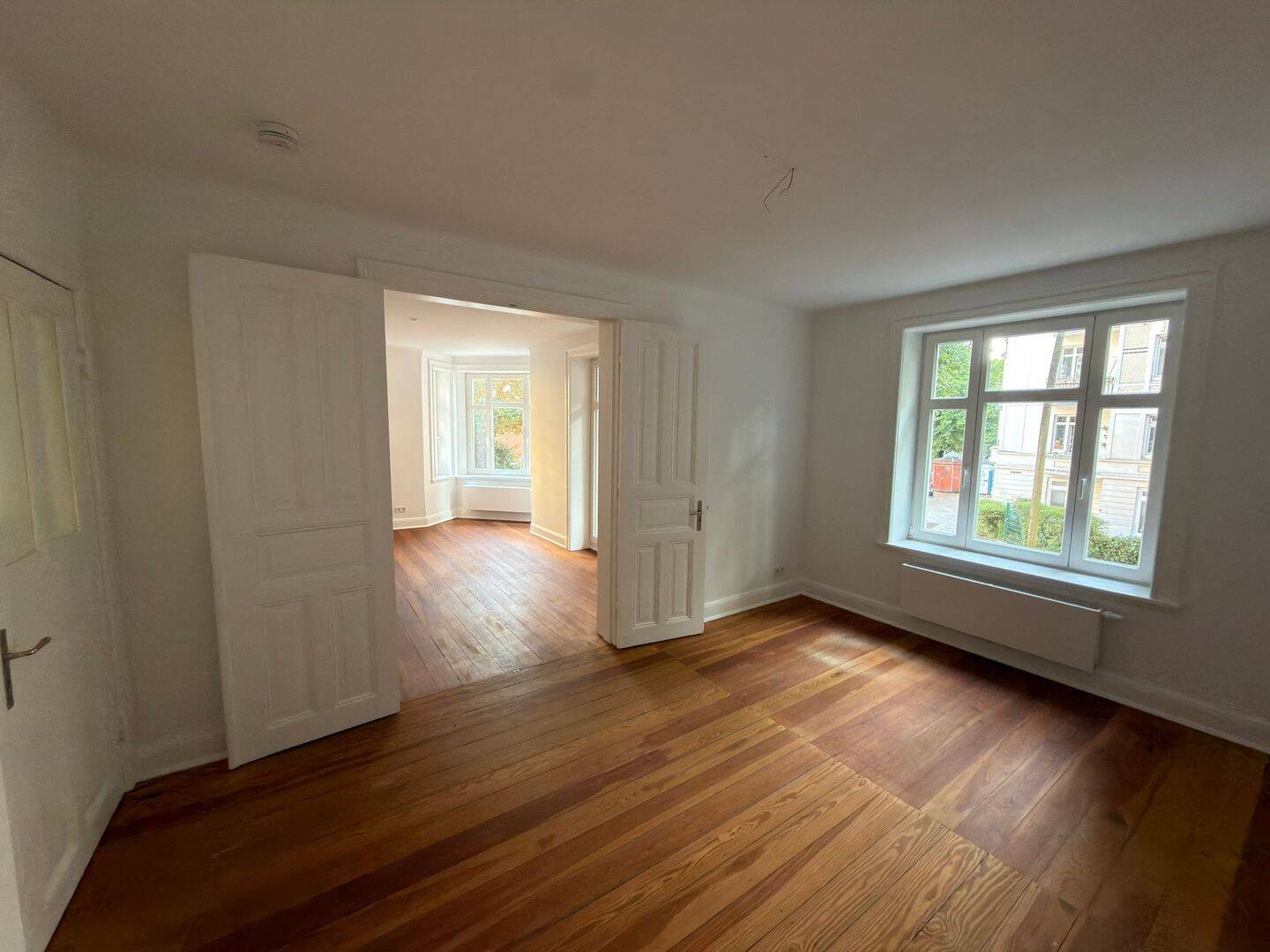 BEFRISTET (2 J.): Sanierte 3-Zimmer-Wohnung + Balkon in modernisiertem Jugendstilhaus mit Aufzug, 22083 Hamburg (Hamburg-Nord Barmbek-Süd)