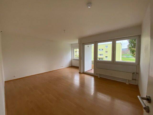 Marko Winter Immobilien-Obrigheim: Helle 3-Zimmer-Wohnung im 6-Familienhaus mit Balkon, 74847 Obrigheim