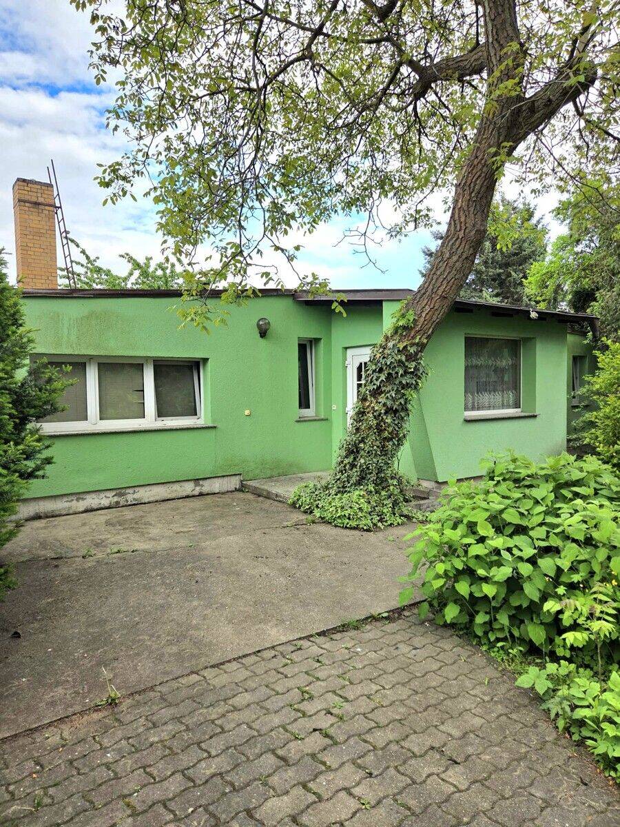 Hauptstadtmakler-Befristet vermietetes Haus auf schönen Grundstück, 12683 Berlin (Marzahn-Hellersdorf Biesdorf Kleingartenanlage Biesenhorst 1)