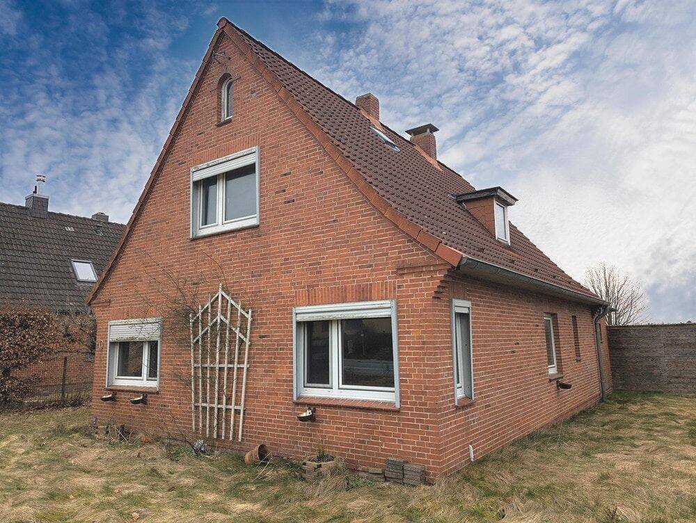 PROVISIONSFREI für Käufer!! Solides Wohnhaus auf großem Grundstück!, 25872 Ostenfeld (Husum)