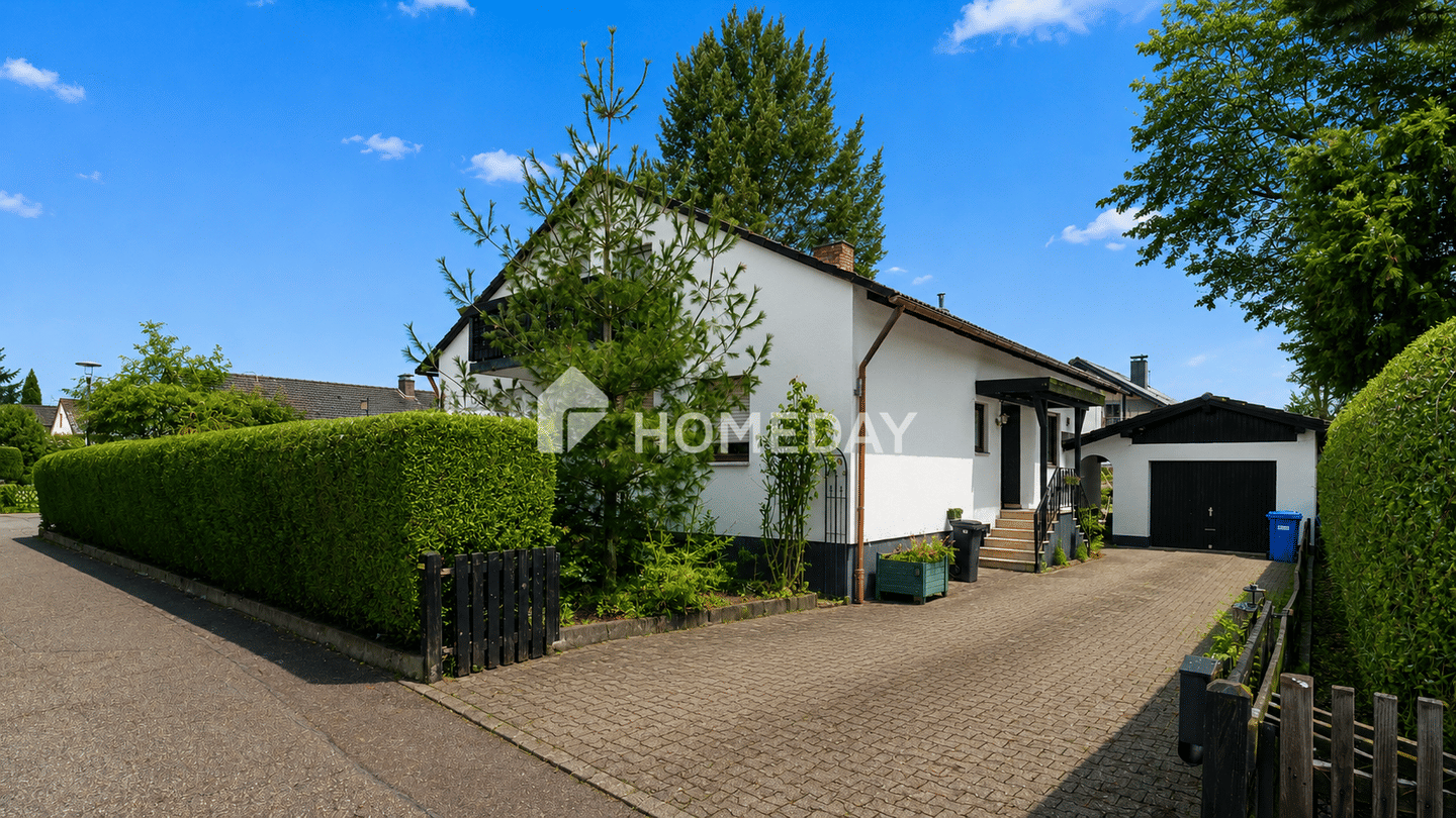 Großzügiges Einfamilienhaus mit 7 Zimmern, Sauna, Solarthermie und Eck-Whirlpool, 93352 Rohr i. NB