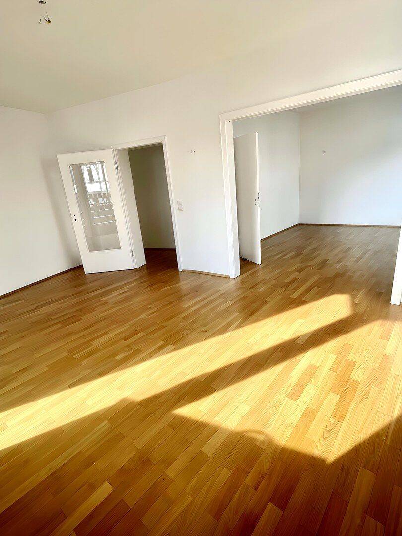 RATINGEN-CITY: 95 m²_3,5 ZIMMER_PARKETT_EBK_HELLES BAD_2 BALKONE, 40878 Ratingen