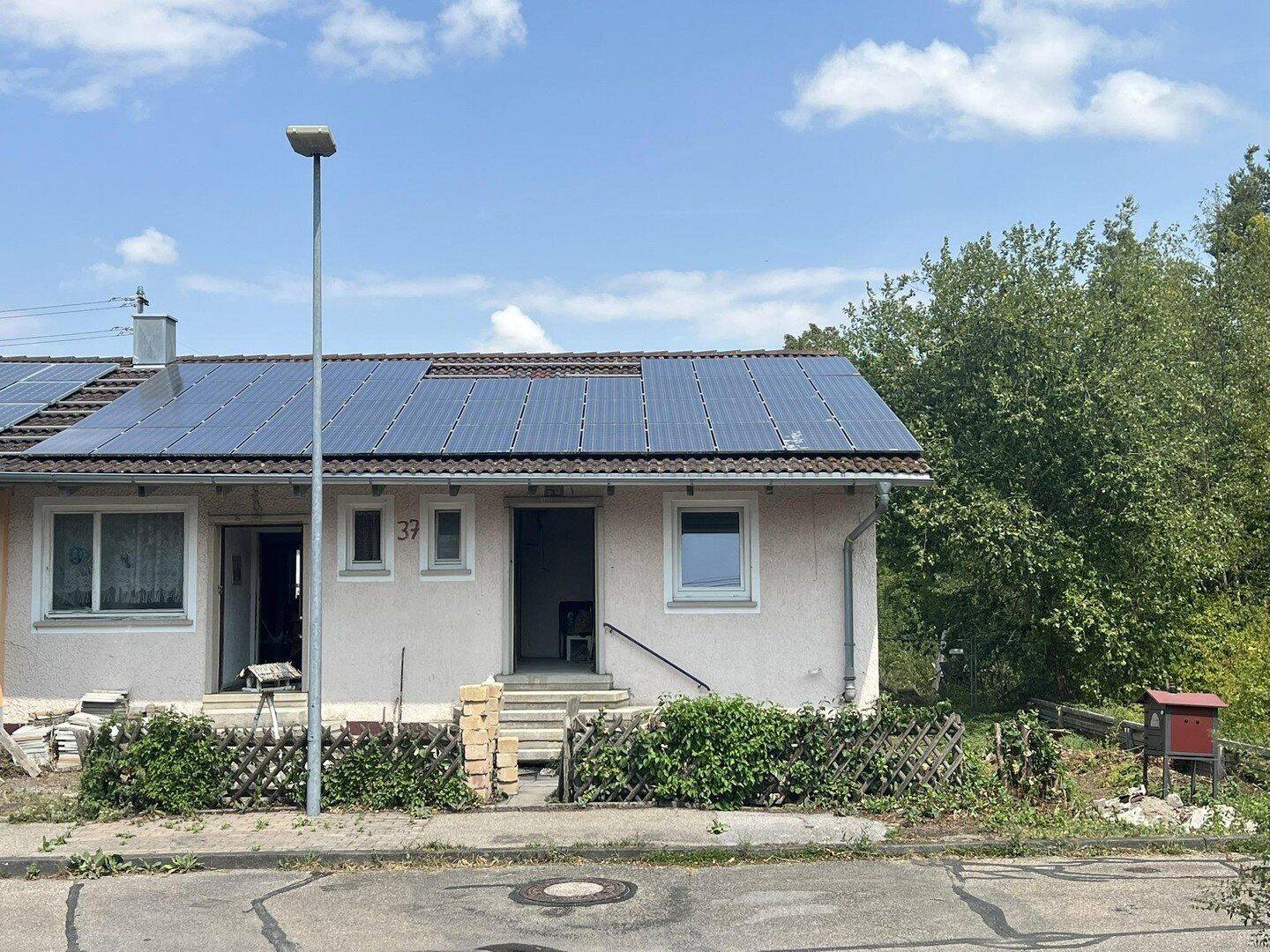Doppelhaushälfte mit zwei Wohnungen und PV-Anlage, 72189 Vöhringen