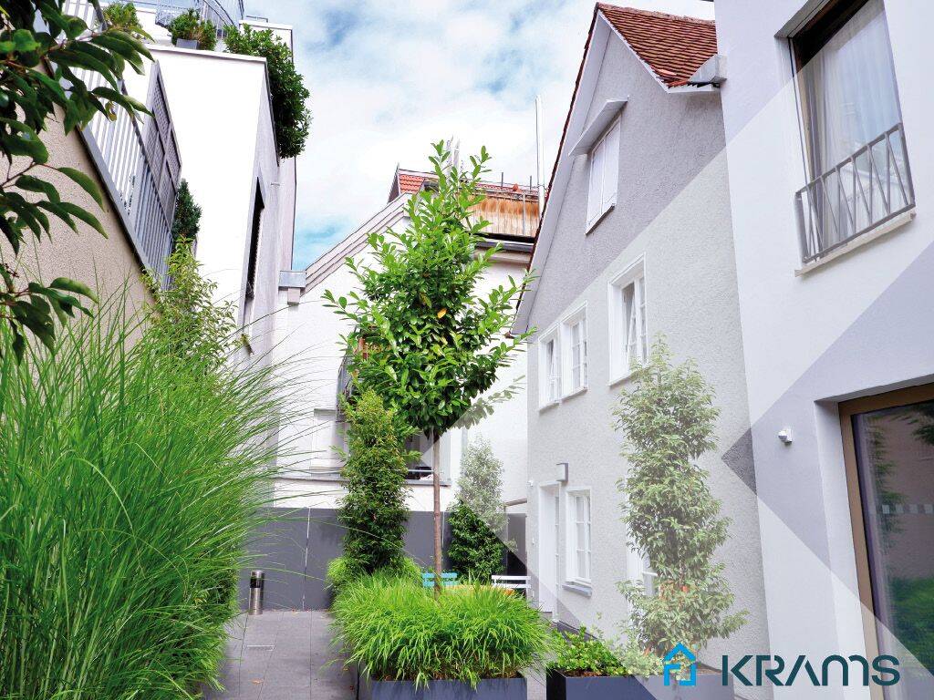 Stilvoll möbliertes Paar- oder Einzelzimmer in großzügiger 4er-WG im Herzen von Reutlingen!, 72764 Reutlingen