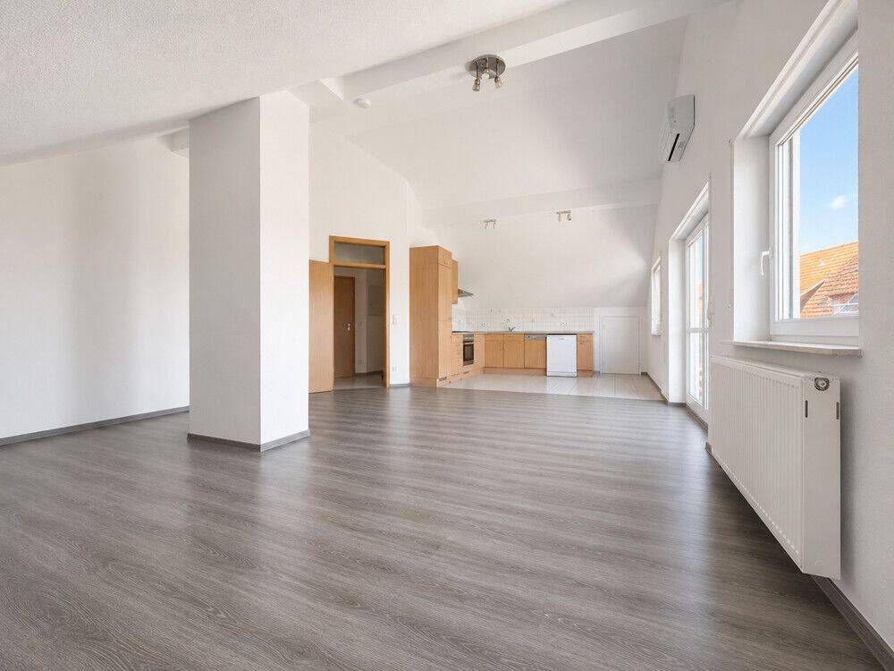 Großzügige 4,5-Zimmer-Wohnung mit Balkon, EBK und klimatisiertem Wohnbereich, 71723 Großbottwar