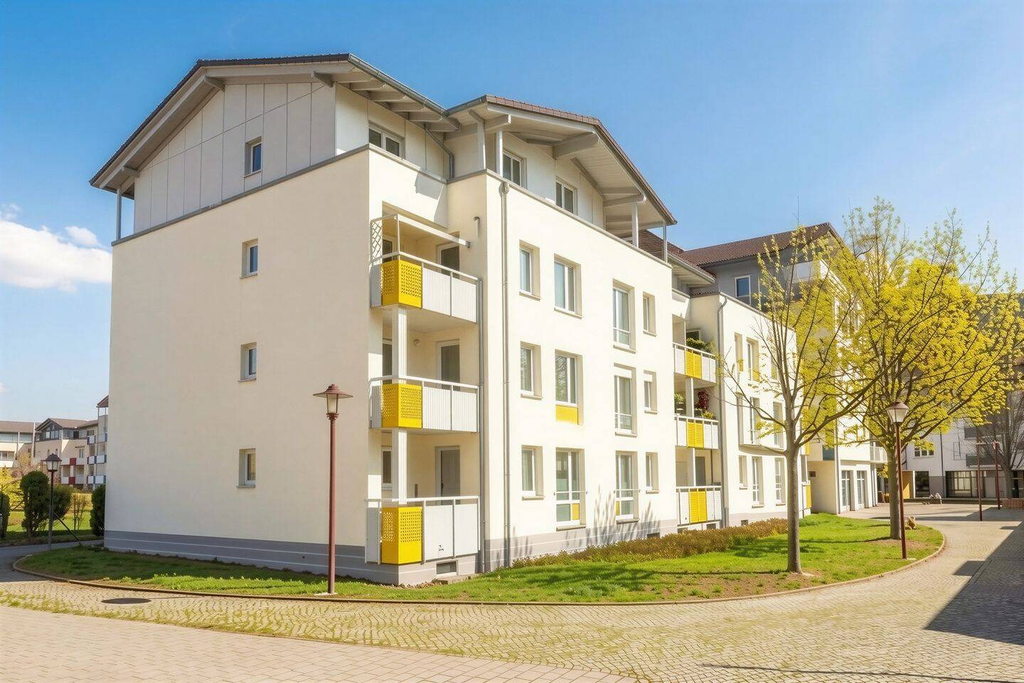 +++ Über den Dächern von Freital! Attraktive 3-Zimmer-Wohnung mit 2 Balkonen und TG-Stellplatz +++, 1705 Freital