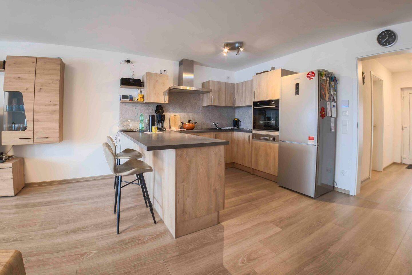 Neuwertige barrierefreie 3-Zimmer-Wohnung mit Balkon und 2 Stellplätzen in Freystadt, 92342 Freystadt