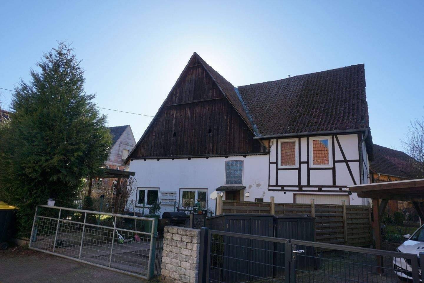 *** Einfamilienhaus in ruhiger Wohnlage mit größerem Platzbedarf ***, 34454 Bad Arolsen