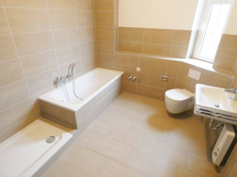 *** Großzügige 2-Zi-Wohnung sucht neue Bewohner ***, 45145 Essen (Frohnhausen Holsterhausen)
