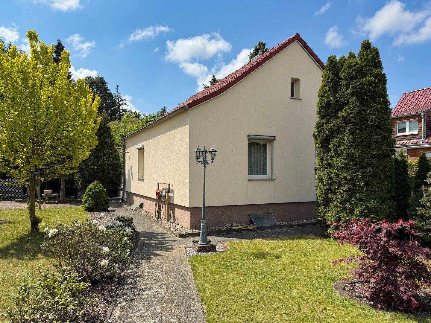 Sanierungsbedürftiges Einfamilienhaus auf ruhigem, sonnigem Grundstück in Berlin-Mahlsdorf, 12623 Berlin (Marzahn-Hellersdorf Kaulsdorf Mahlsdorf)