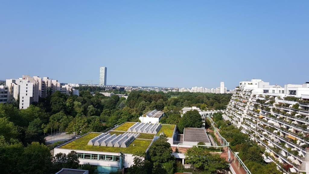 Gemütliches 1-Zimmer-Appartement mit Fernblick und großer Westloggia als Wintergarten in München – Olympiadorf, 80809 München (Milbertshofen-Am Hart Neuhausen-Nymphenburg Schwabing-West)