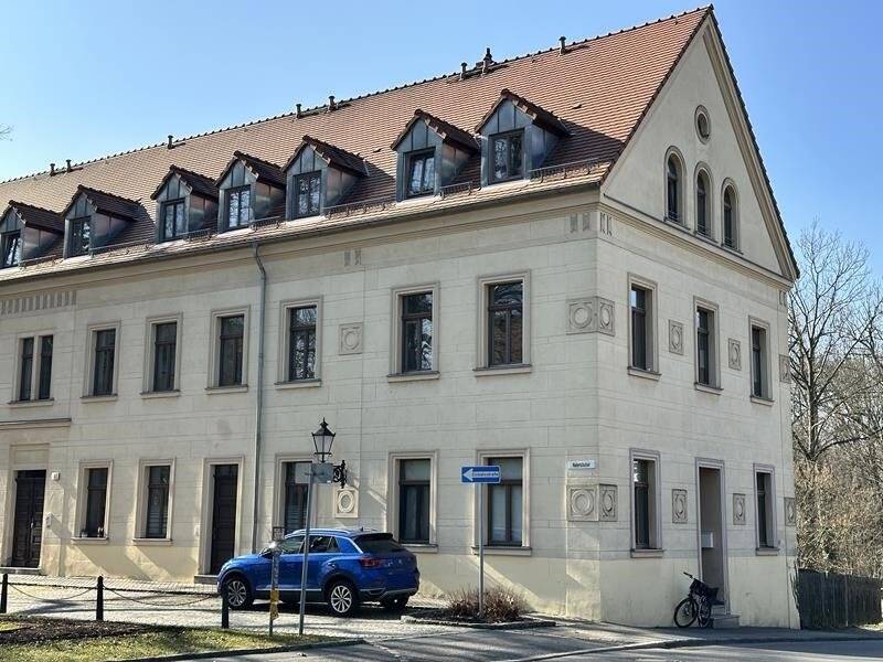 Historisches Villenviertel! 1-Zimmer-Whg. (OG) mit EBK, Tageslicht-Bad und Stellplatz.