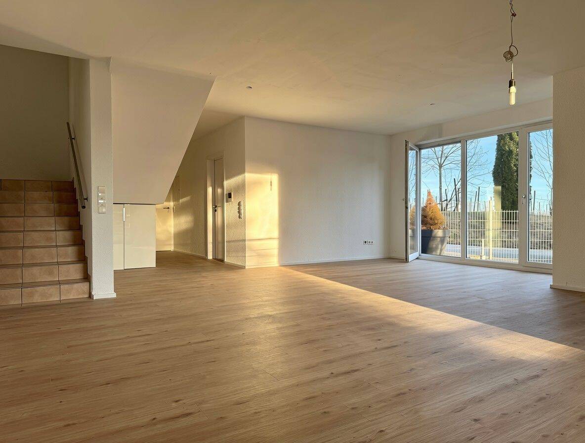 2-Zimmer – lichtdurchflutete Terrassenwohnung über 2-Etagen, 89081 Ulm