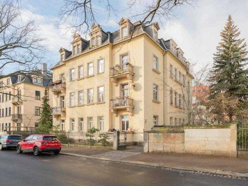 Kuscheliges Dachgeschossdomizil: 2-Raumwohnung mit Eckbadewanne in Dresden-Striesen, 1309 Dresden