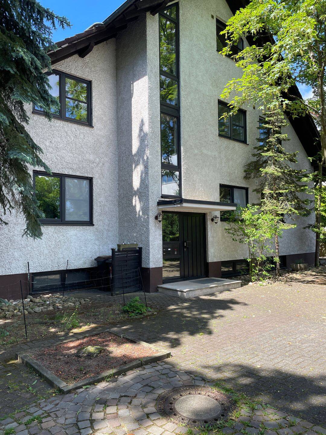 Attraktives 3 – Famliienhaus mit Garten und PKW-Außenstellplätzen in Obertshausen zu verkaufen !, 63179 Obertshausen
