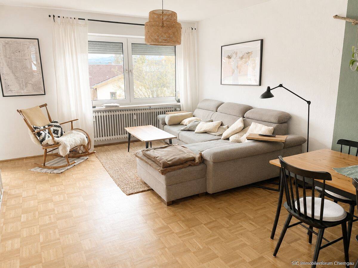 Gepflegte 3 Zimmer Wohnung in ruhiger Lage, 2.OG ohne Aufzug, 83278 Traunstein