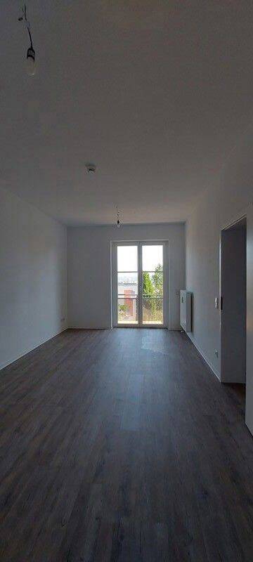 Ruhige Lage! Neu sanierte 2 Zimmer Wohnung in 2. Etage ab dem 15.07.2026 zu vermieten!, 1239 Dresden