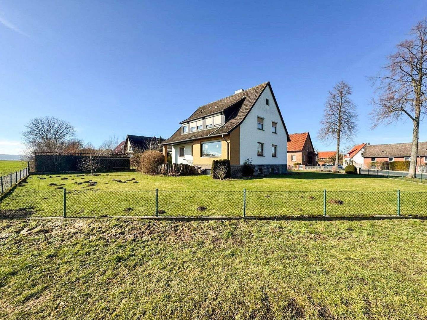 Zweifamilienhaus mit Weitblick in Dinklar, 31174 Schellerten