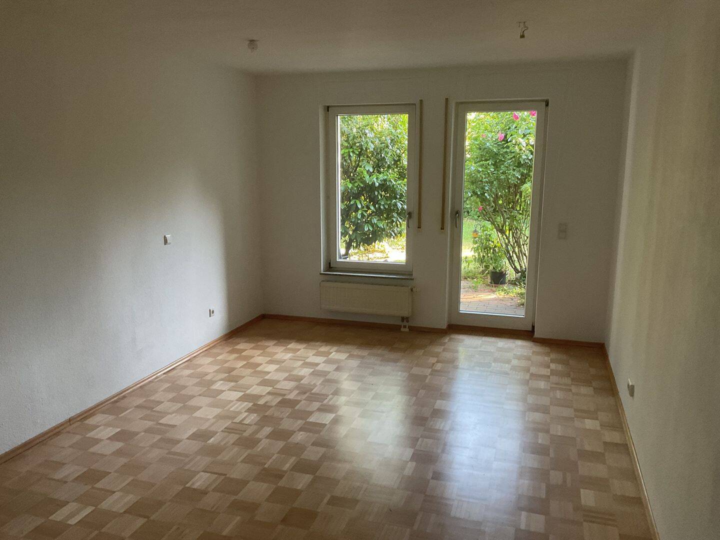 Sehr schöne 2-Zimmer-Wohnung mit Parkett im Erdgeschoss, 13127 Berlin (Pankow)