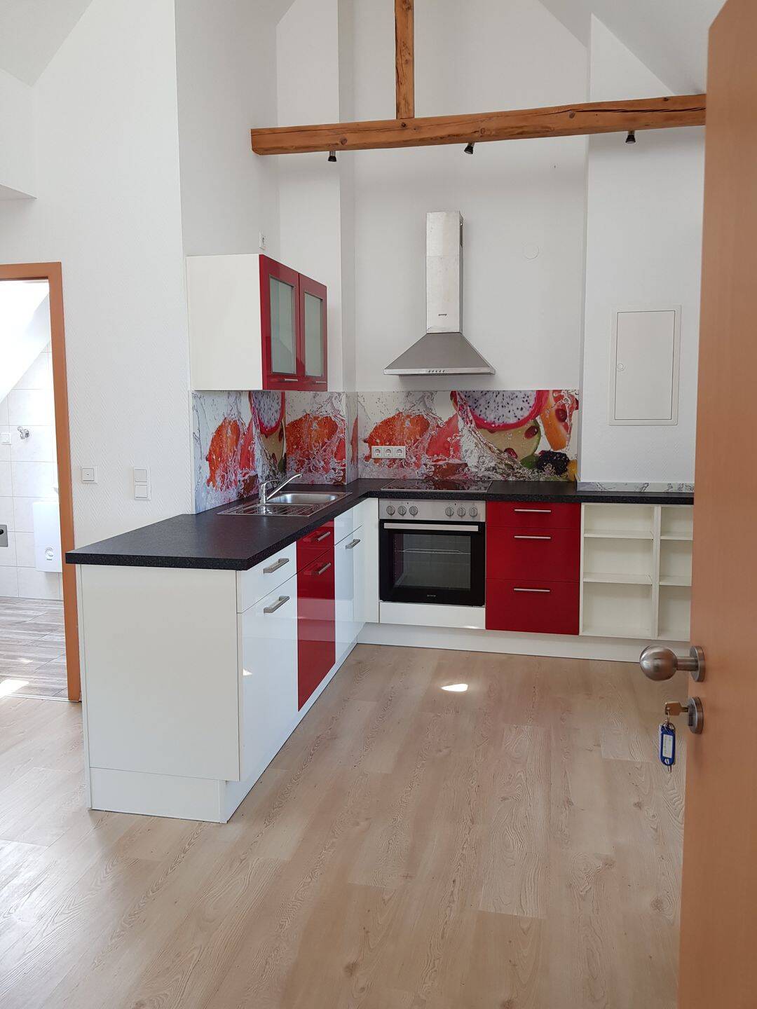 Dachgeschosswohnung 35m2, mit Einbauküche und Balkon, 59065 Hamm (Hamm-Mitte Hamm-Norden)