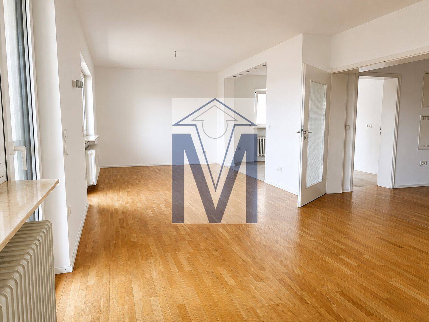 Großzügige 3-Zimmer-Wohnung im 1. Obergeschoss mit Balkon und Garage in Ketsch, 68775 Ketsch