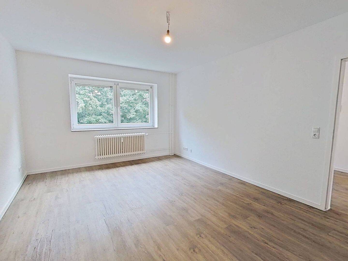 Schön geschnittene 3-Zimmer-Wohnung mit EBK, BALKON und Wannenbad, 25541 Brunsbüttel