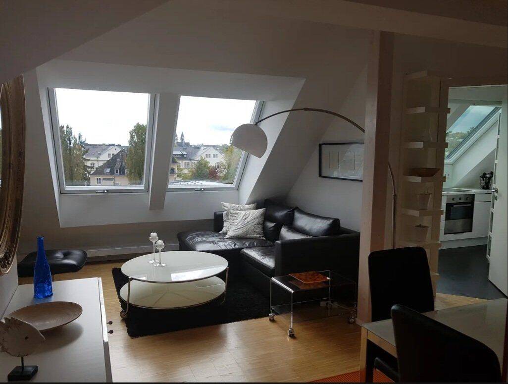 1,5 Zimmer Apartment möbliert exklusiv Villa ruhige Lage naturnah, 65193 Wiesbaden (Sonnenberg Wiesbaden)