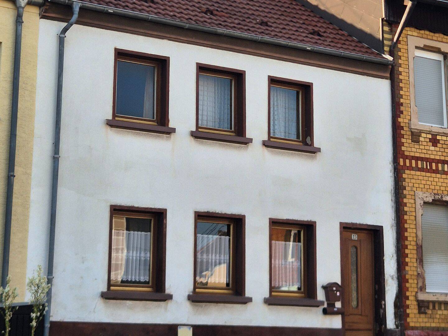 Sanierungsbedürftiges Einfamilienhaus in Schwalbach, 66773 Schwalbach
