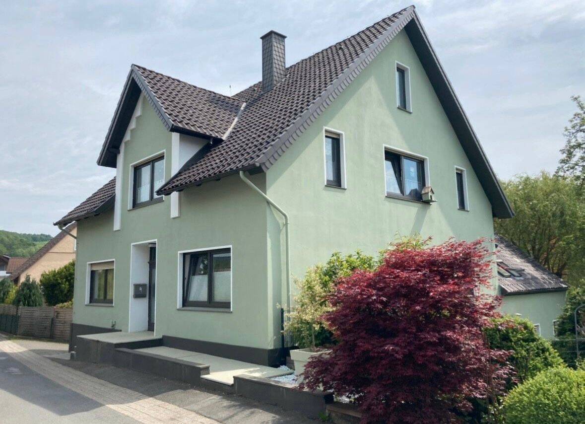 Großzügiges ein oder mehr Familienhaus mit Bach im Garten, 32689 Kalletal
