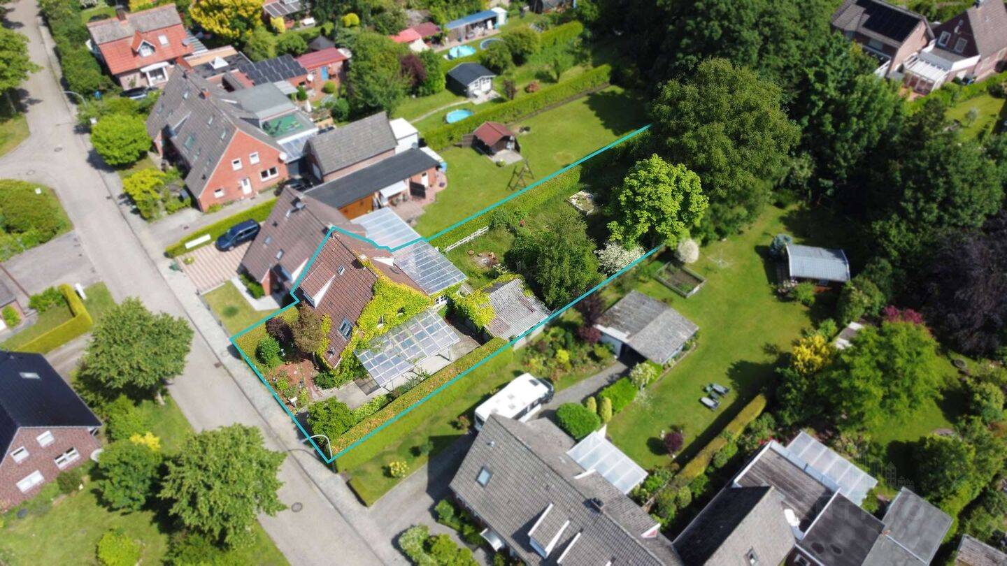Charmante Doppelhaushälfte mit großem Grundstück und viel Potenzial in Aurich, 26603 Aurich