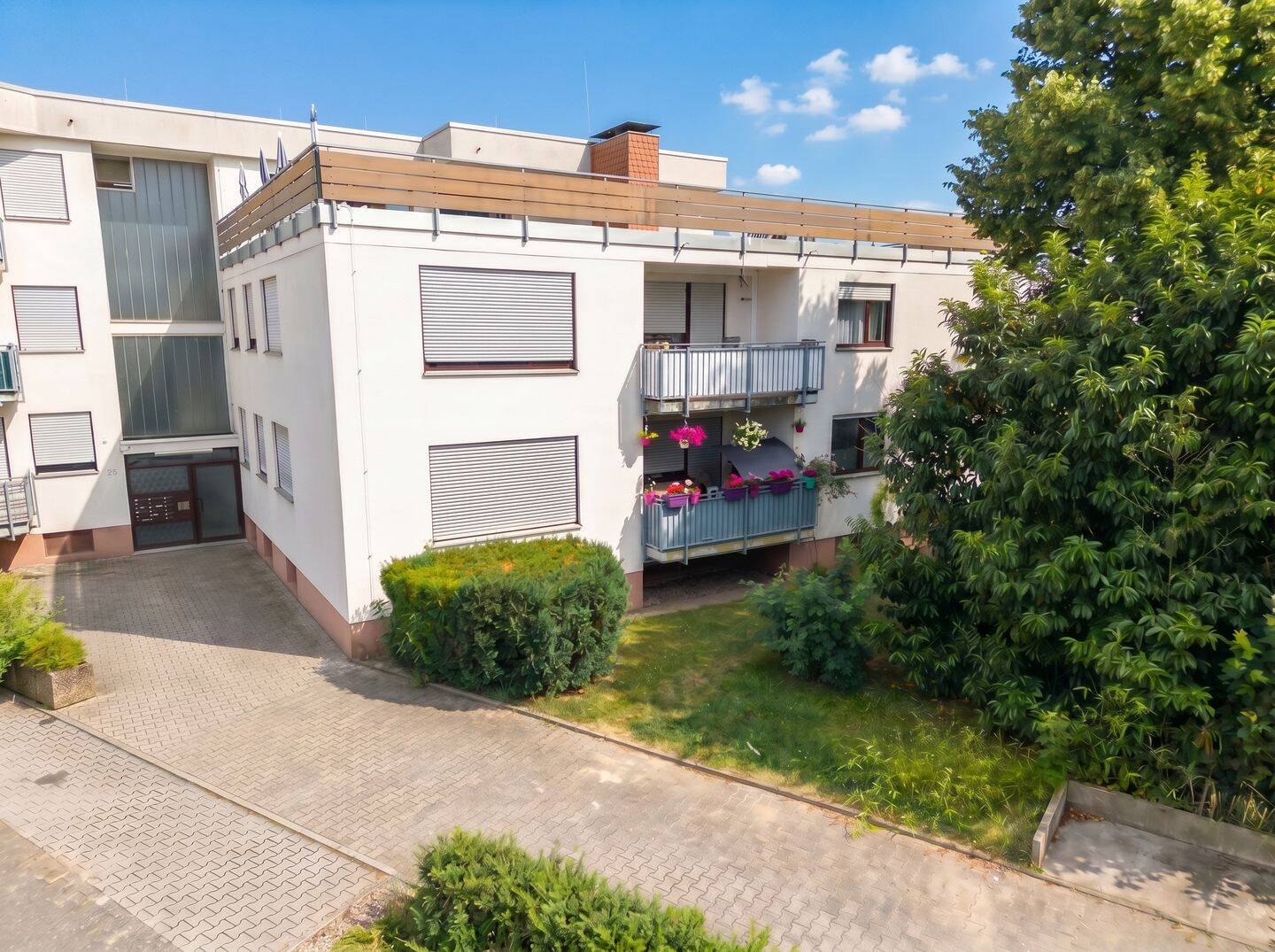 Moderne 3-Zimmer-Erdgeschosswohnung mit Balkon, Stellplatz und viel Wohnkomfort in Saulheim, 55291 Saulheim