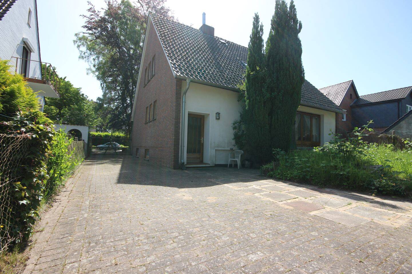 Einfamilienhaus mit Sanierungsbedarf auf großem Grundstück in ruhiger Lage von Weyhe-Leeste, 28844 Weyhe
