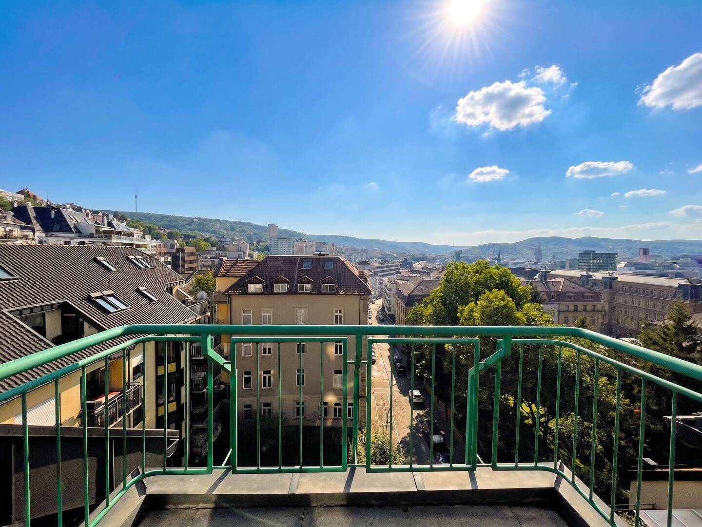 Helle 3-Zimmer-Wohnung mit Dachterrasse, 70182 Stuttgart (Mitte)