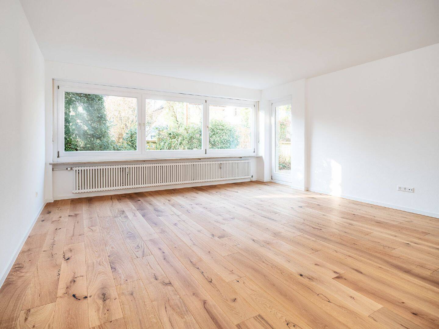 MAIER – Nahe Nymphenburger Schlosskanal, Erstbezug nach Sanierung: 3-ZI-WHG mit Garten und TG