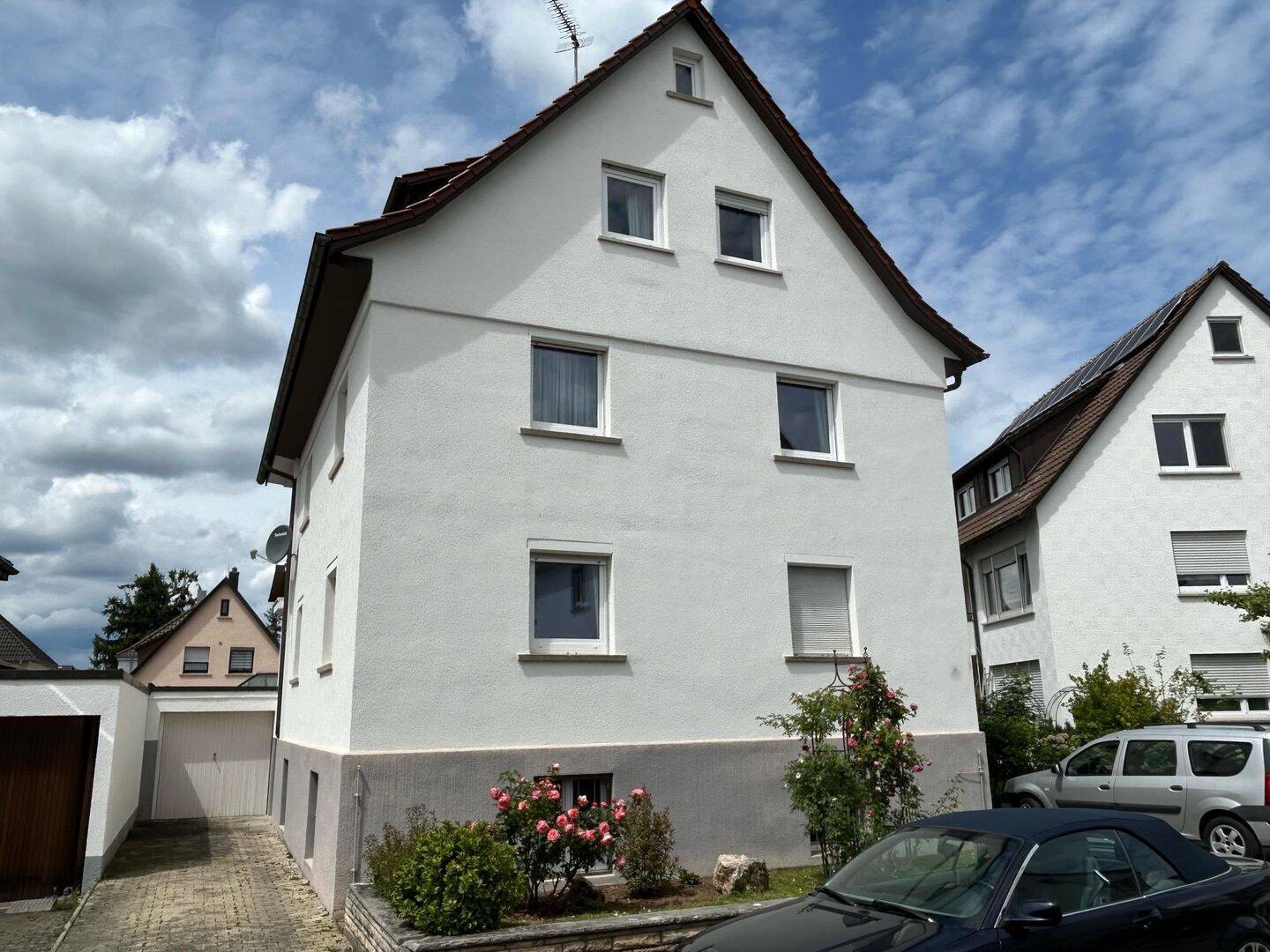 Endersbach: 2 Familienhaus mit „Finanzierungsunterstützung“ ! Ober – und Dachgeschosswohnung frei !, 71384 Weinstadt