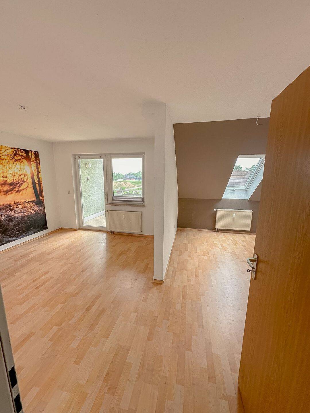 Helle 2-Zimmer-Dachgeschosswohnung mit Balkon in Salzgitter-Thiede, 38239 Salzgitter