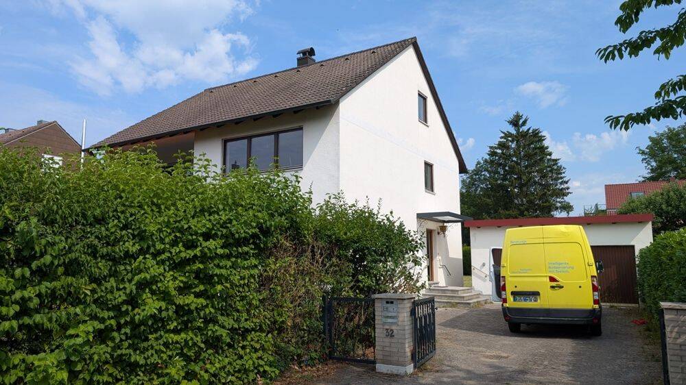 Frisch renovierte 2,5-Zimmer-EG-Wohnung mit Terrasse und Garage! Frei ab vorauss. 15.08.26!, 95448 Bayreuth
